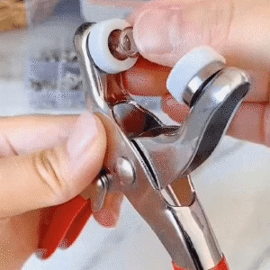 Tich Botton Machine.  ( with 100 Free Button )